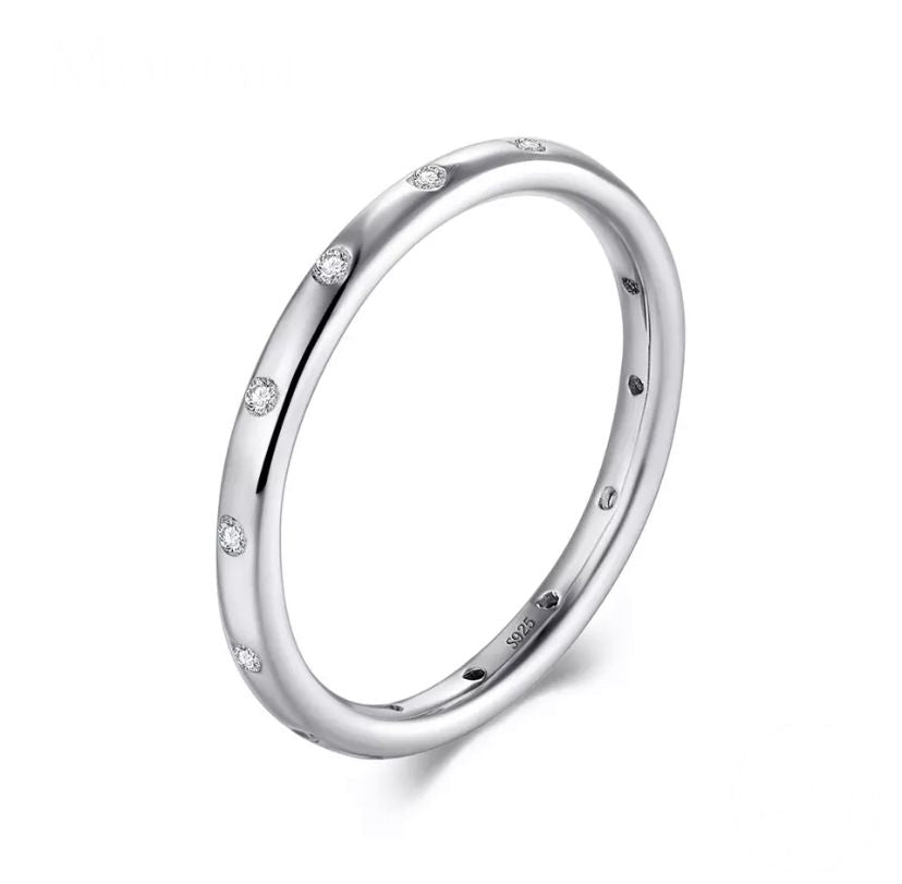 Simple Diamond Band