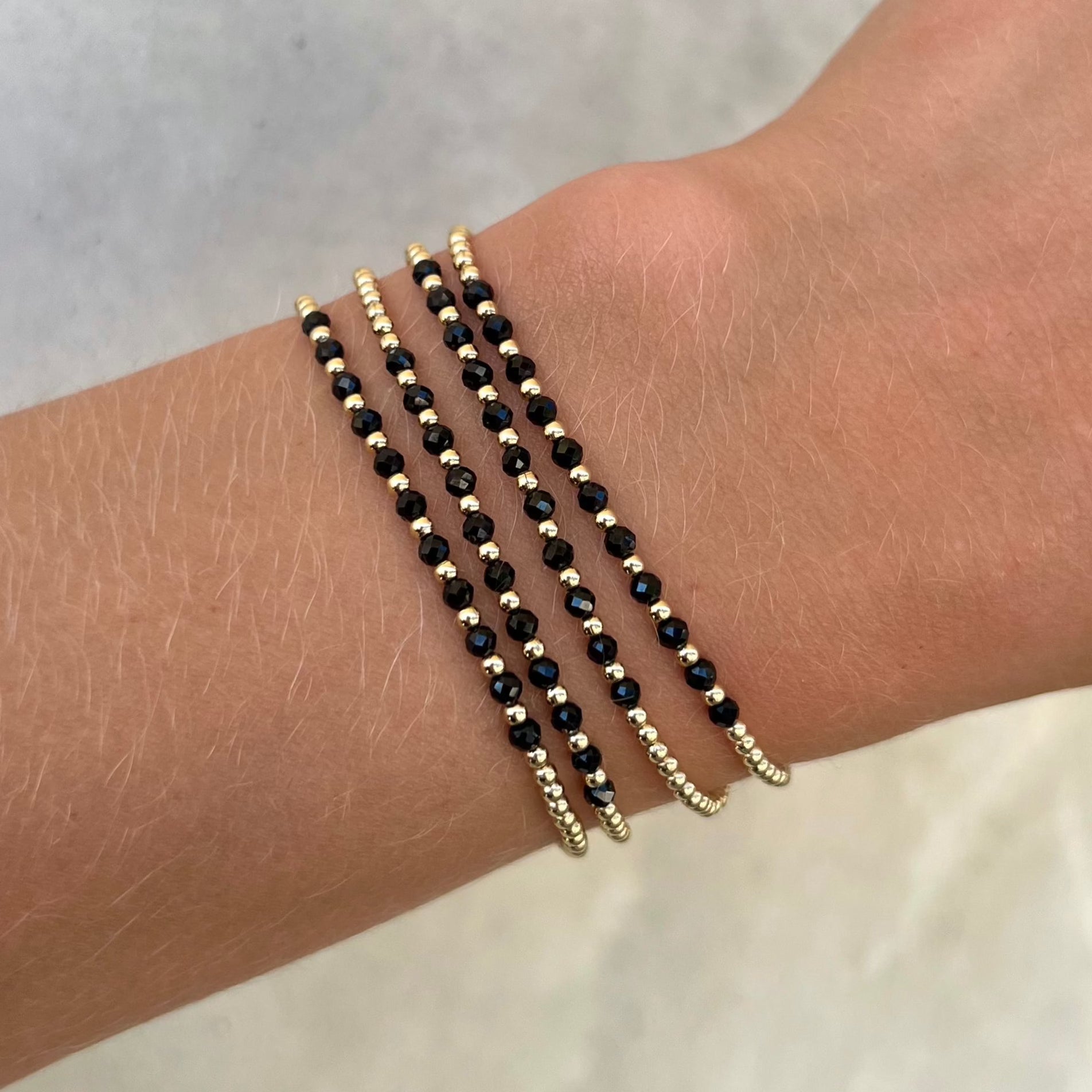 2MM Signature Bracelet with Black Spinel Gold Pattern